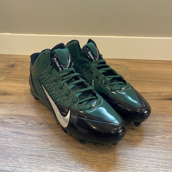 Nike Other - Nike Emerald and Black Sports Cleats